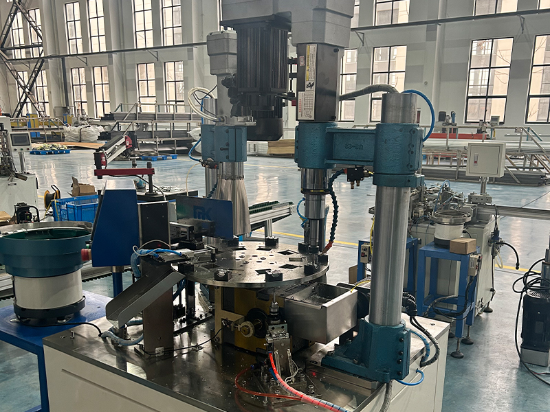 Zonnemoer geautomatiseerd boren, tikkende machine