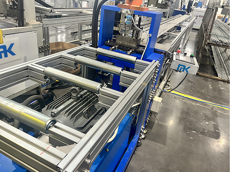 Geautomatiseerde ponsmachine